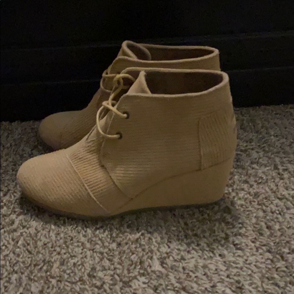 Toms wedge booties